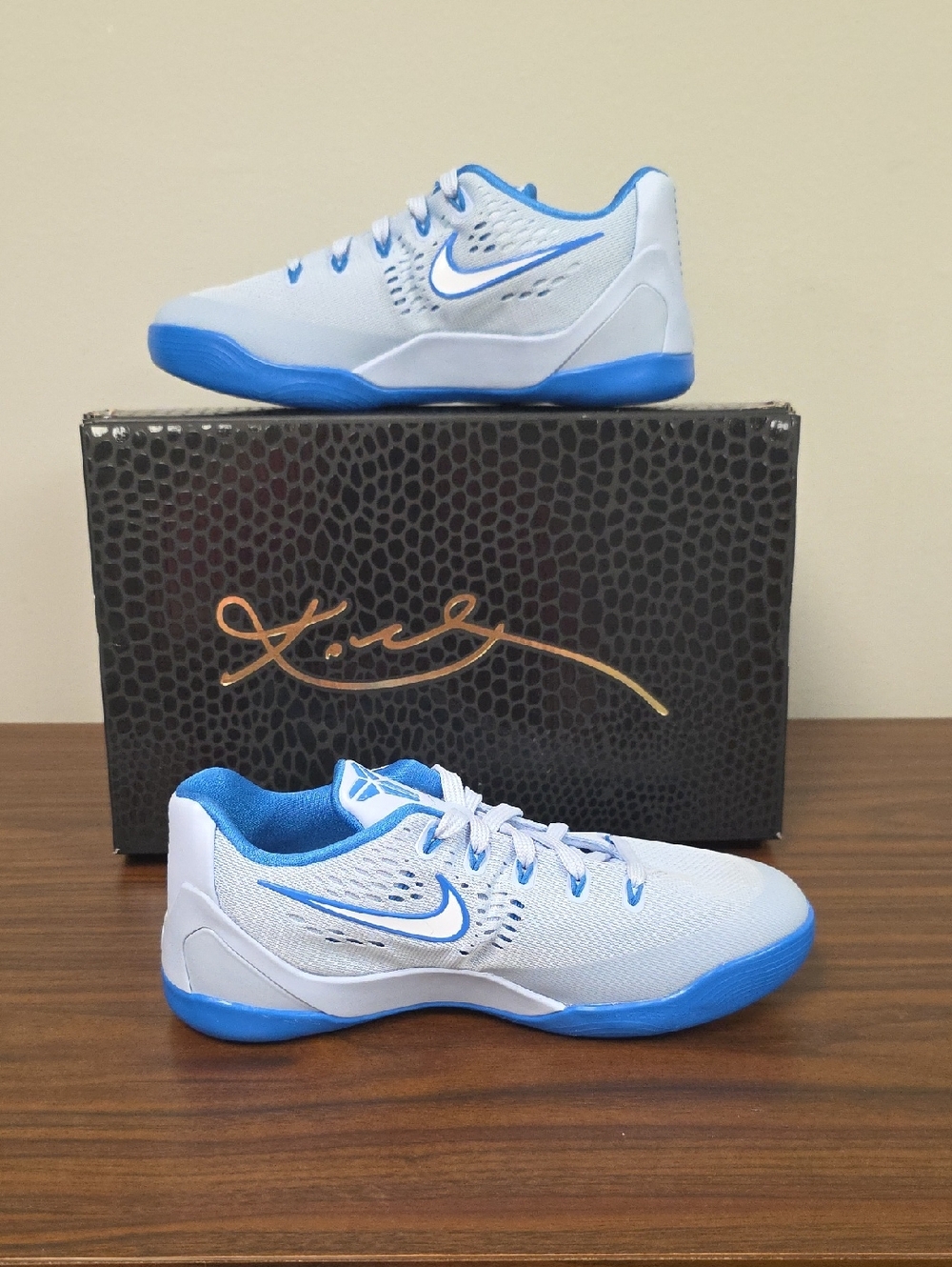 Nike Kobe IX Low EM (GS) "Hydrogen Blue" Women's 7/Youth 5.5 IM6642-400 New - Picture 2 of 9